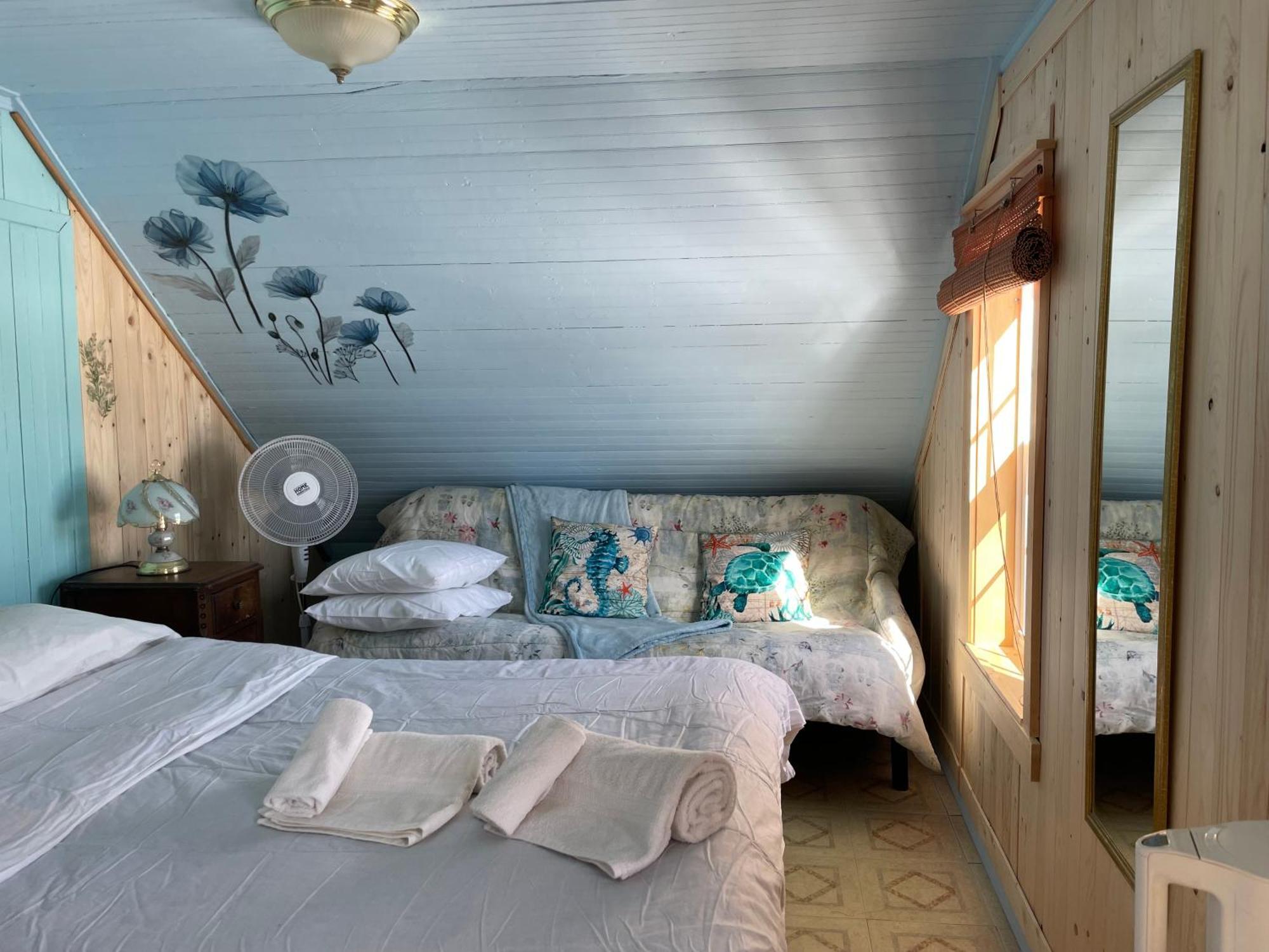 Gite La Belle Forillonne Chambre Bleu Ciel Gaspé Esterno foto